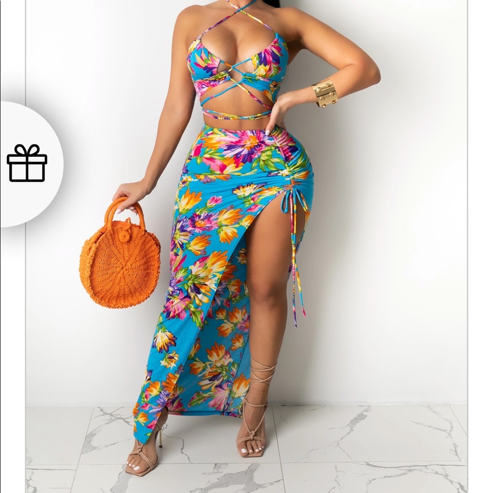 Two piece skirt set